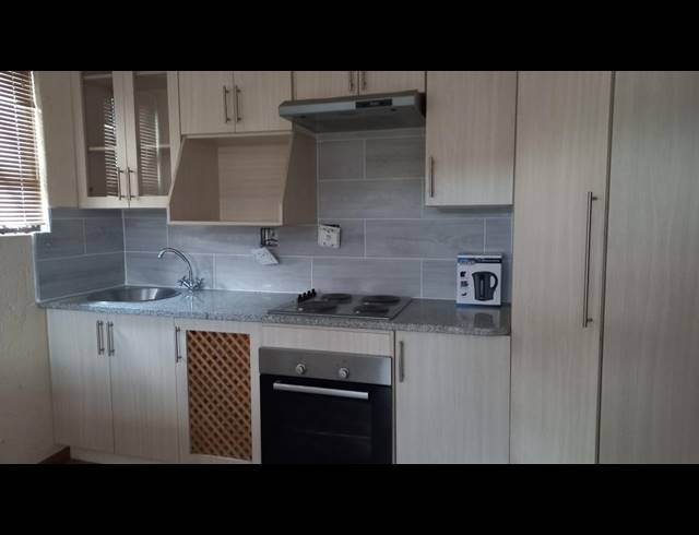2 BEDROOM FLAT RENTED IN SUNNYRIDGE